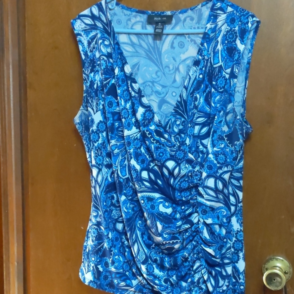 Floral tank